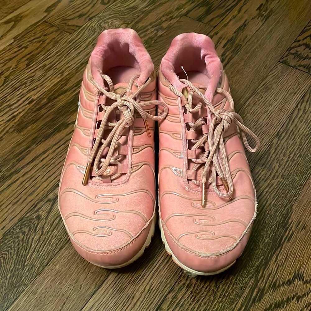 Women’s Nike air max plus